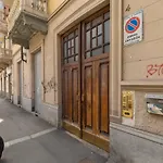 Turin, Un Minuto Dalla Metro